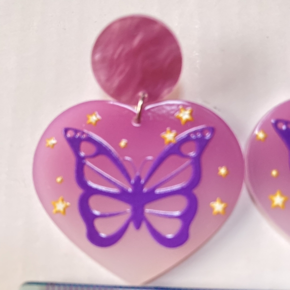BNWT Heart Shaped Butterfly Resin Earrings with Golden Stars - Picture 5 of 11